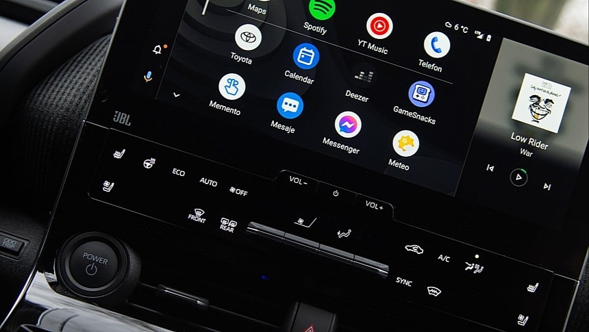 Using Android Auto with a Samsung phone is a big challenge